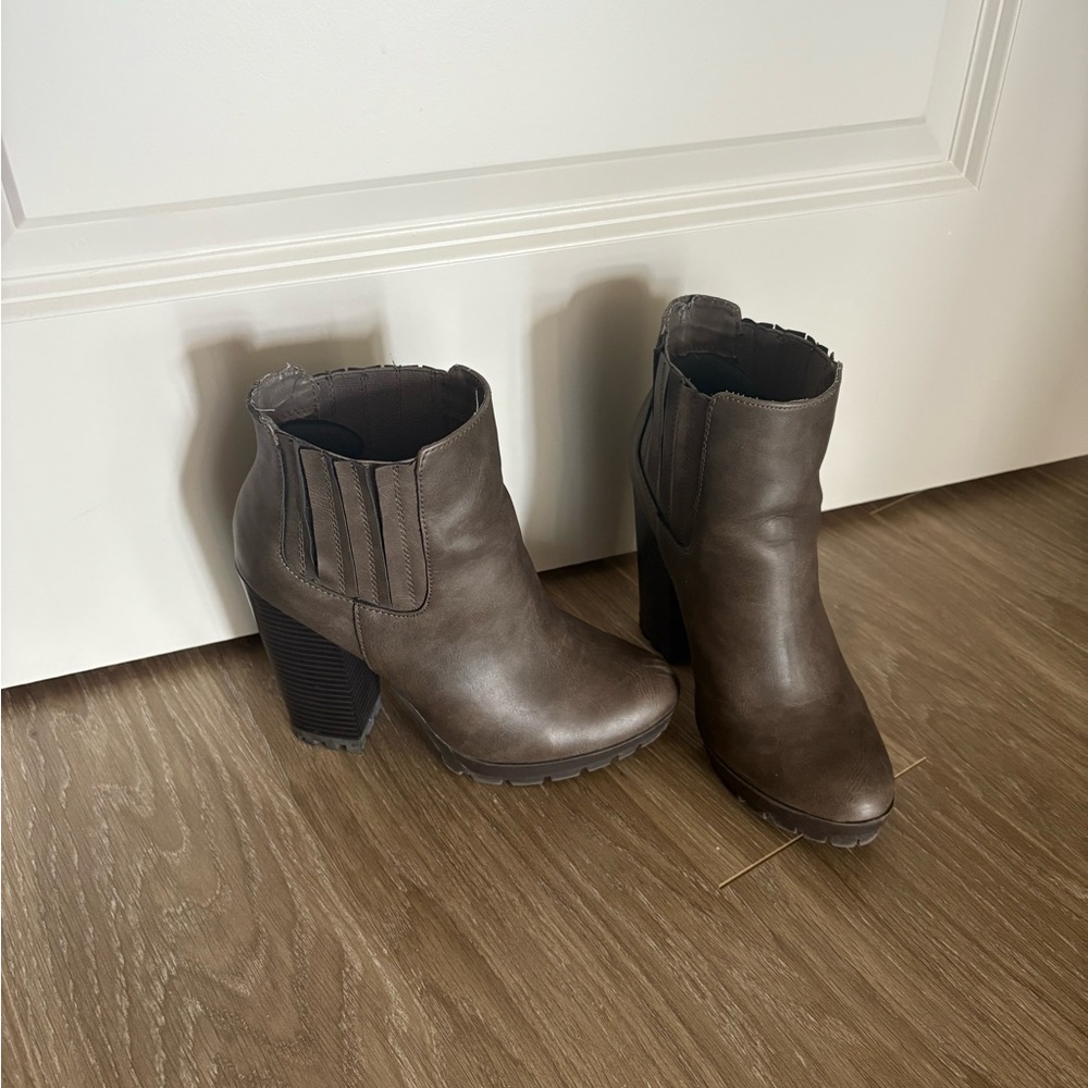 Candies platform boot